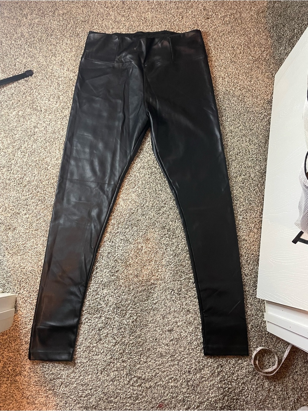 Hunter and Brown XL Black Faux Leather Leggings- Needs a Steamer Treatment